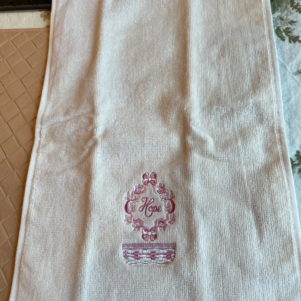 Set of 2 Cosmos Finger Tip Towel Embroidered Ivory NWT